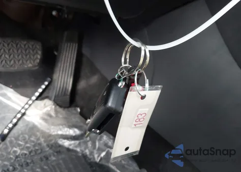 2019 Toyota Rav4 Le z USA, uszkodzony, nr VIN 2T3MWRFV8KW025833